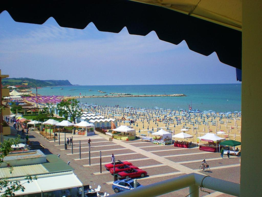 Hotel Amelia 파노 외부 사진